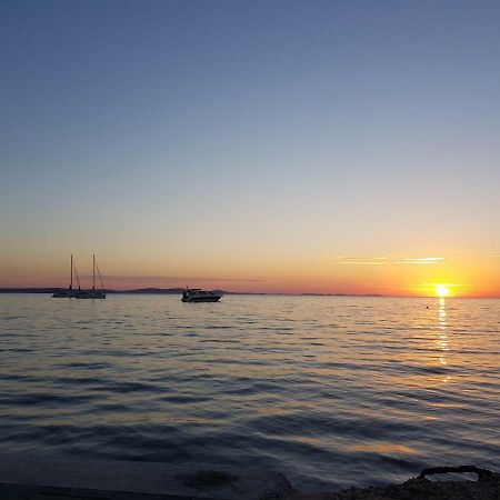 Apartmani Sarm Vir Exterior photo