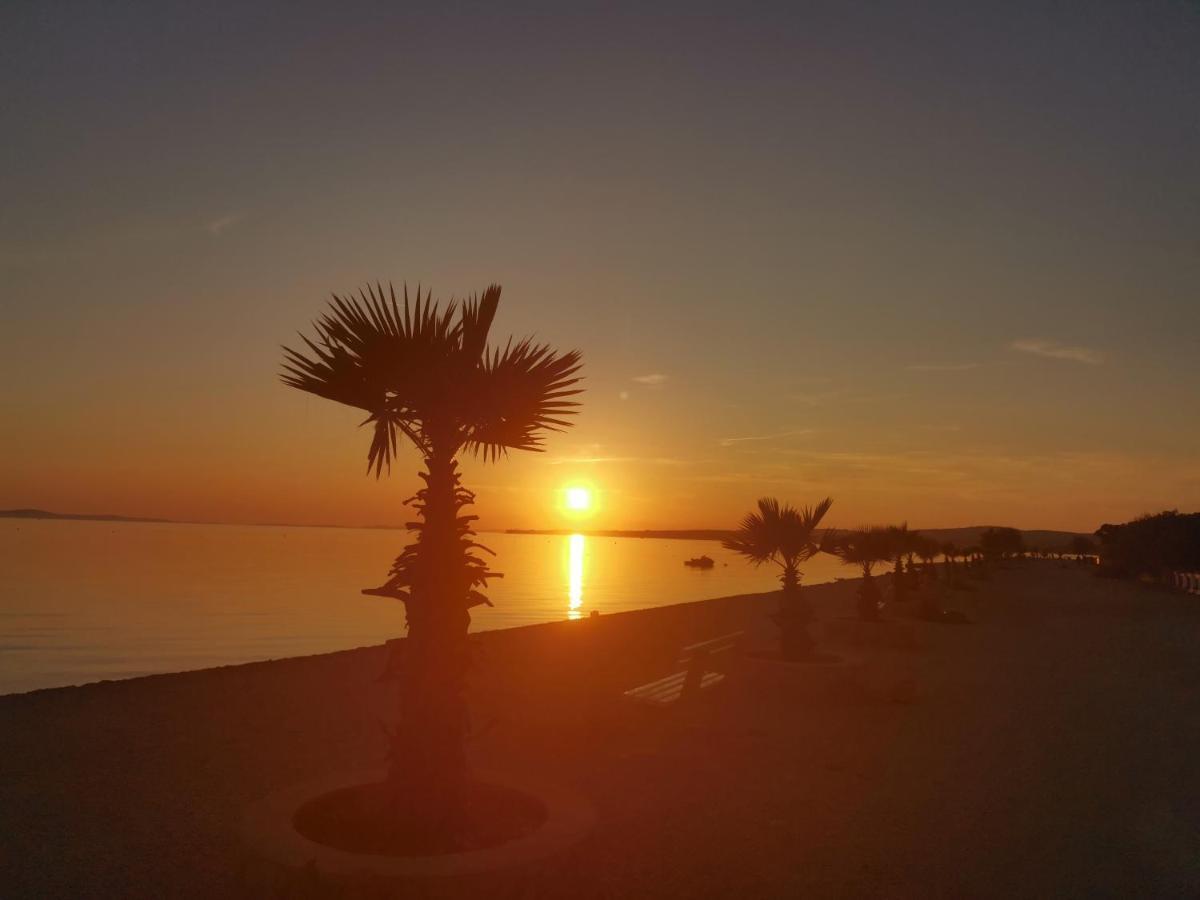 Apartmani Sarm Vir Exterior photo