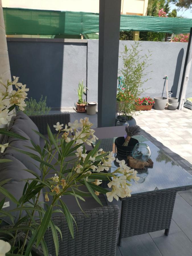 Apartmani Sarm Vir Exterior photo
