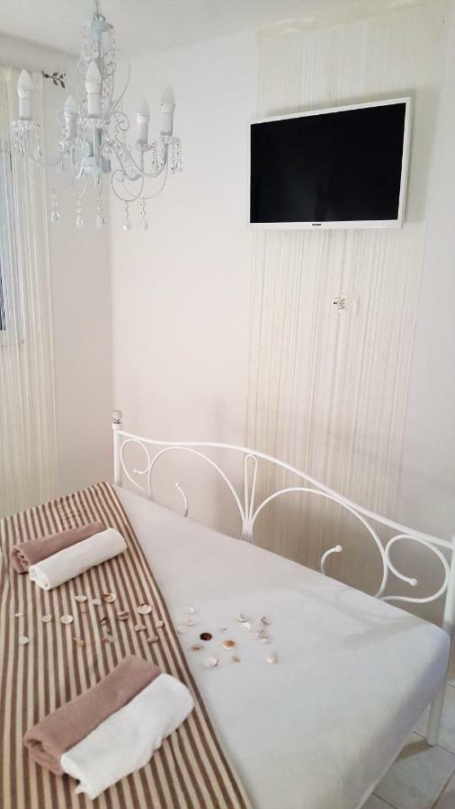 Apartmani Sarm Vir Exterior photo