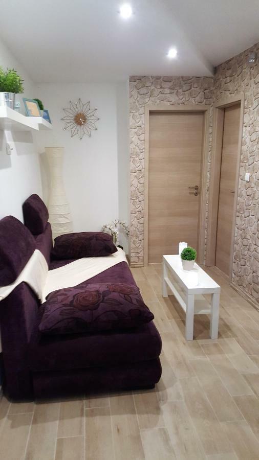 Apartmani Sarm Vir Exterior photo