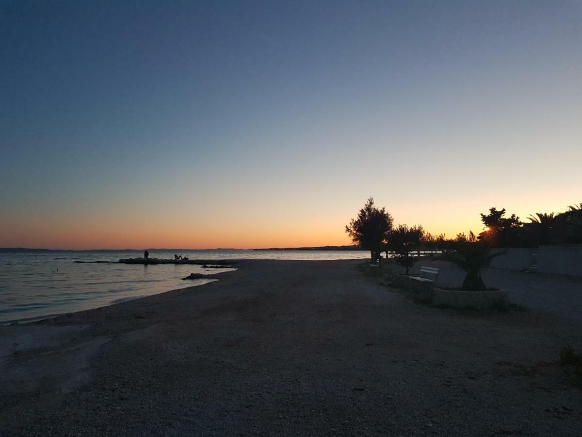Apartmani Sarm Vir Exterior photo